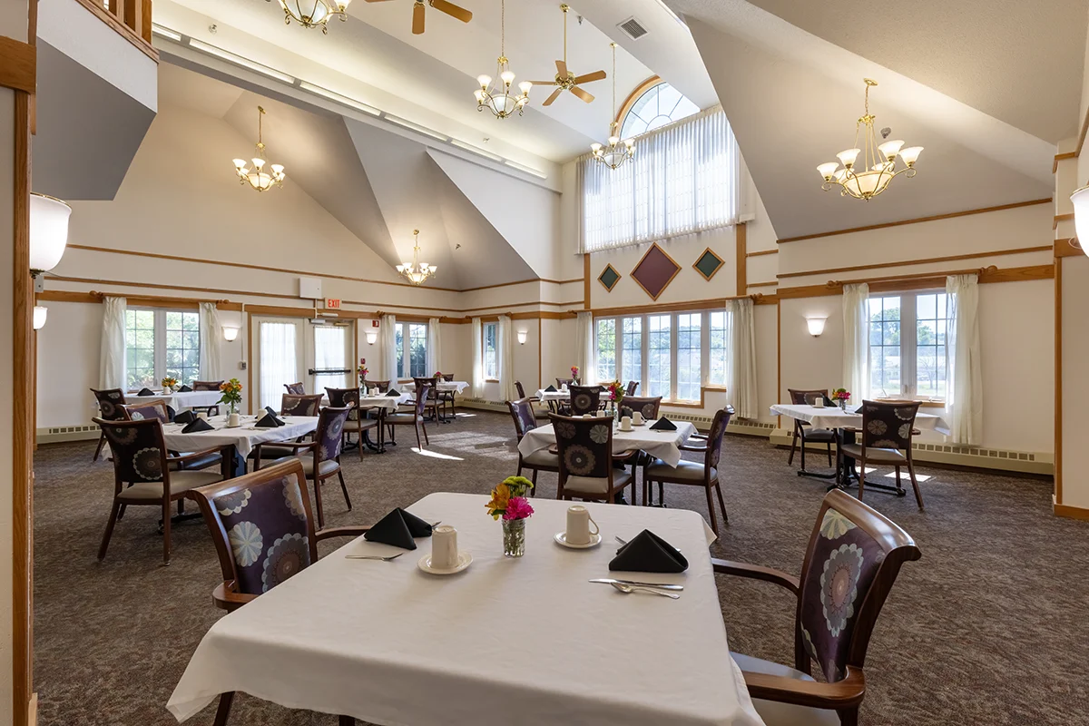 https://www.jaybirdseniorliving28.net/wp-content/uploads/2023/09/meadow-lakes_01_1200.webp