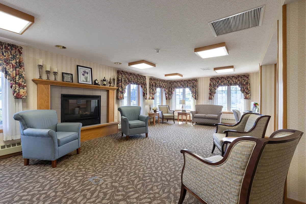 https://www.jaybirdseniorliving28.net/wp-content/uploads/2023/09/meadow-lakes_19_1200.webp