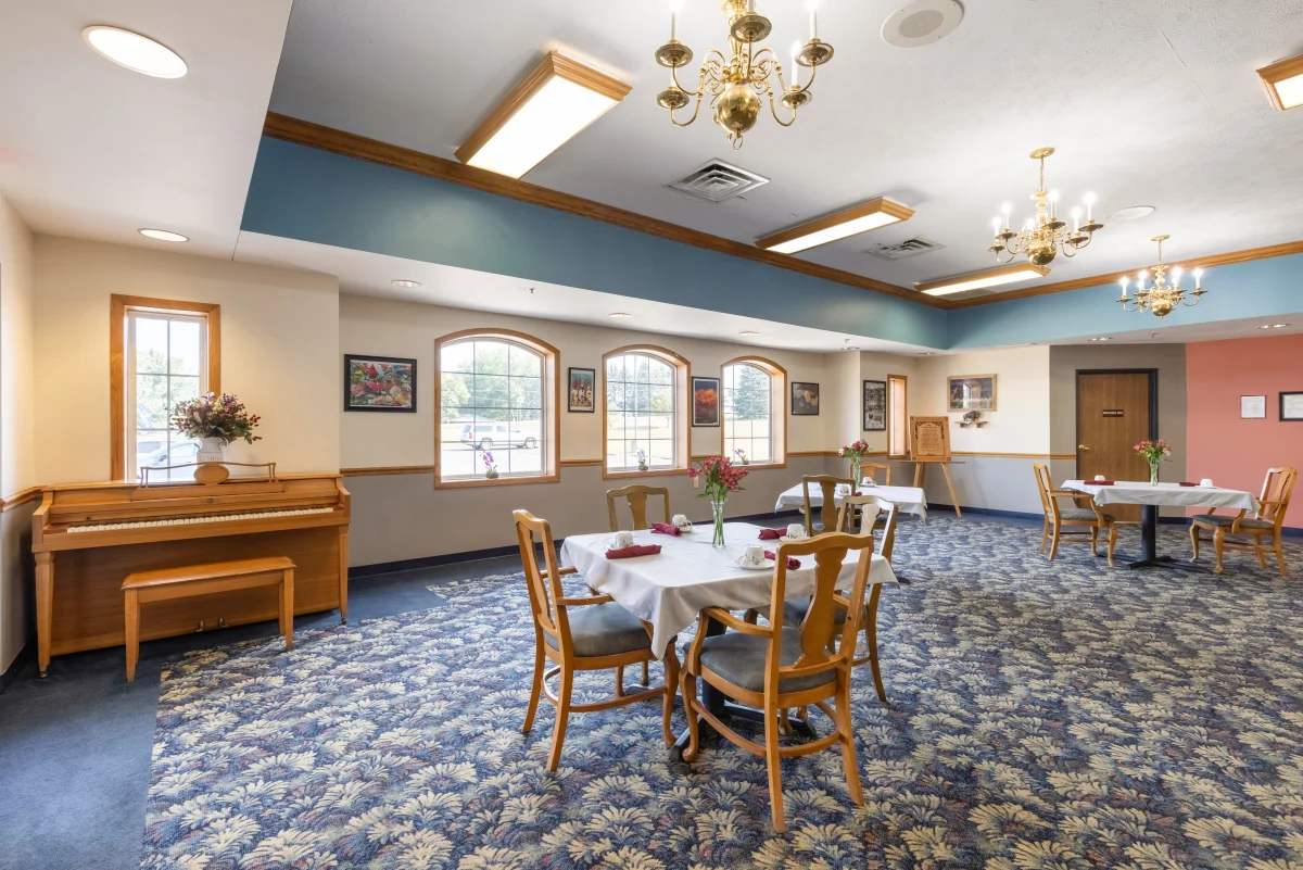 https://www.jaybirdseniorliving28.net/wp-content/uploads/2023/12/Lawton_Senior_Living_02_1200.webp