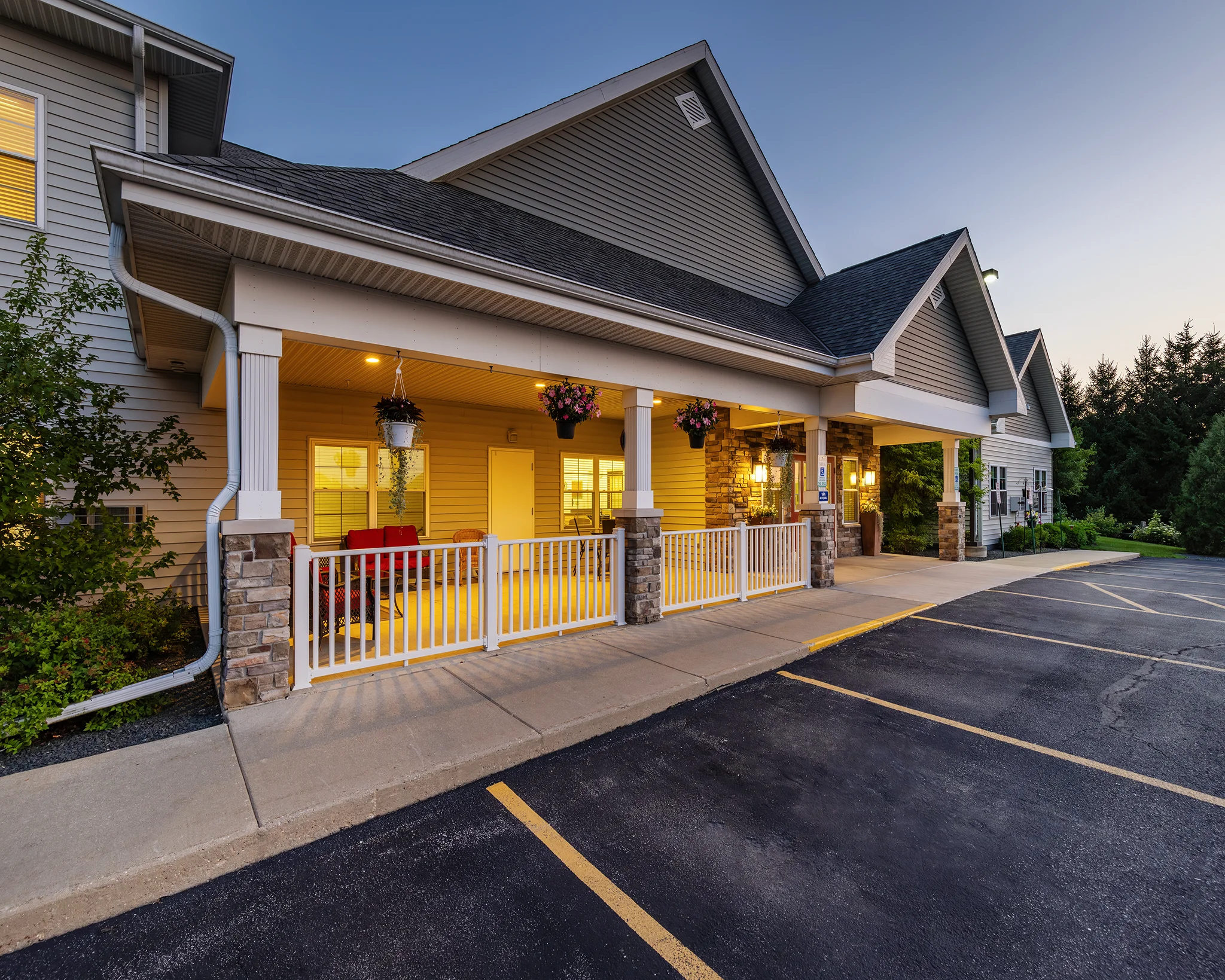 https://www.jaybirdseniorliving28.net/wp-content/uploads/2025/11/ms-living-cross_31_2048.webp